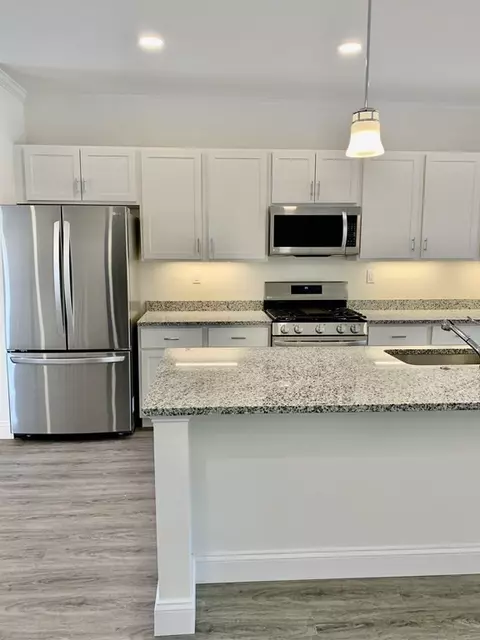 7 E Dexter Ave #8, Woburn, MA 01801