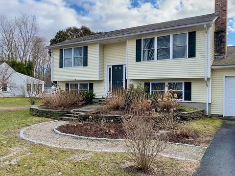 7 Arrowhead Dr, Hadley, MA 01035 photo 1