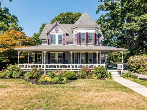 15 Curtis St, Rockport, MA 01966