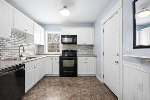 9 Conway St, Worcester, MA 01607 photo 4