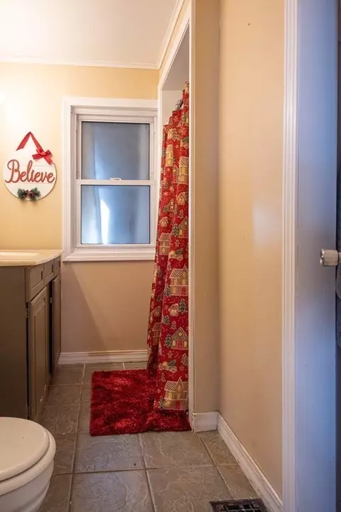 11 Arden St, Springfield, MA 01118 photo 16