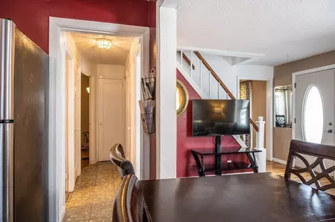11 Arden St, Springfield, MA 01118 photo 9