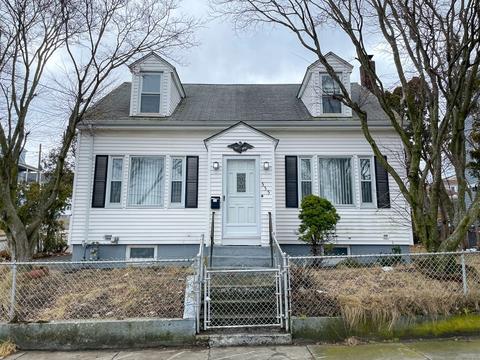 335 Tecumseh St, Fall River, MA 02721 photo 2