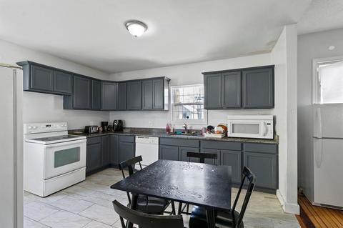 61 Thompson St, Springfield, MA 01109 photo 8