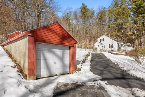 16 Flagg Hl, Erving, MA 01344 photo 3
