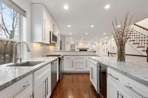 4 Juniper Ter, Roxbury, MA 02119 photo 3