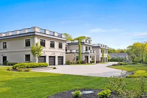 38 Masconomo St, Manchester, MA 01944