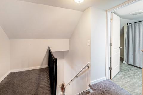 51 Lang St, Springfield, MA 01104 photo 28