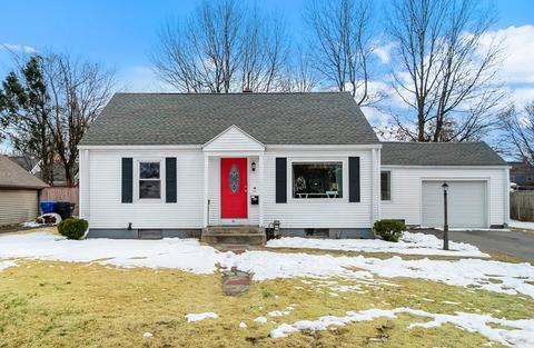 51 Lang St, Springfield, MA 01104 photo 1