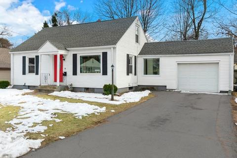 51 Lang St, Springfield, MA 01104 photo 3