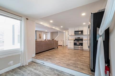 51 Lang St, Springfield, MA 01104 photo 11