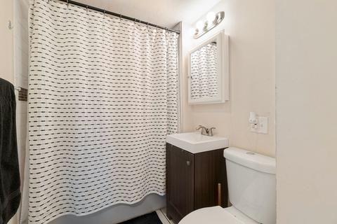 51 Lang St, Springfield, MA 01104 photo 17