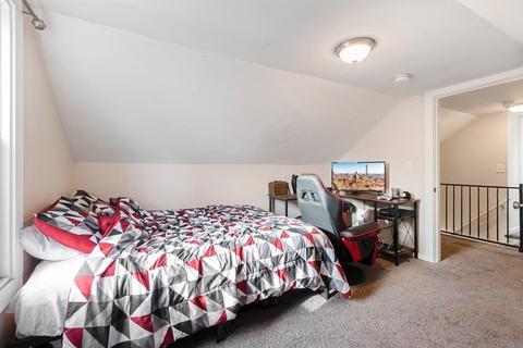51 Lang St, Springfield, MA 01104 photo 32