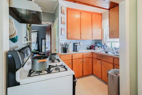 597 King Philip, Fall River, MA 02724 photo 8