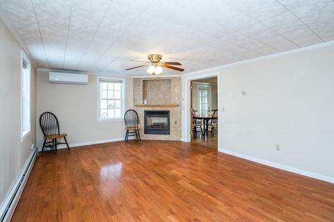 10 Mount Tom Ave, Easthampton, MA 01027 photo 13