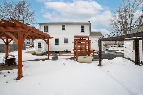 10 Mount Tom Ave, Easthampton, MA 01027 photo 9