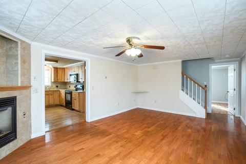 10 Mount Tom Ave, Easthampton, MA 01027 photo 16