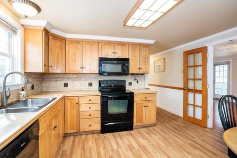 10 Mount Tom Ave, Easthampton, MA 01027 photo 19