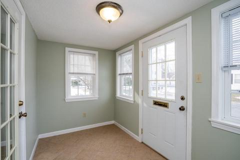 10 Mount Tom Ave, Easthampton, MA 01027 photo 12