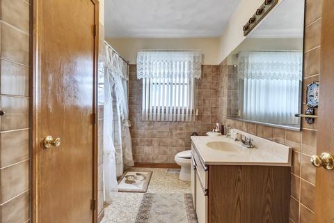 74 Carlisa Dr, Fall River, MA 02723 photo 12