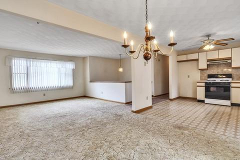 74 Carlisa Dr, Fall River, MA 02723 photo 5