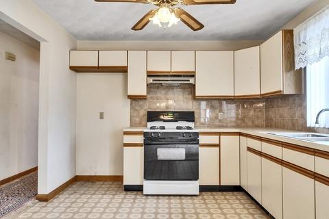 74 Carlisa Dr, Fall River, MA 02723 photo 10