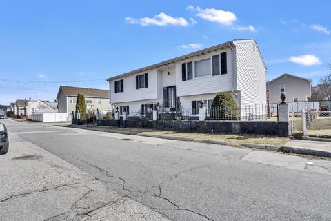 74 Carlisa Dr, Fall River, MA 02723 photo 2