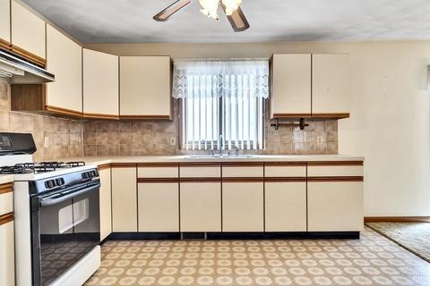 74 Carlisa Dr, Fall River, MA 02723 photo 11