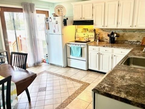 75 Glenmore St, Springfield, MA 01129 photo 10