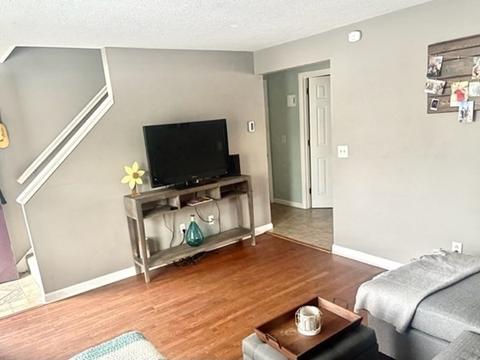 75 Glenmore St, Springfield, MA 01129 photo 9
