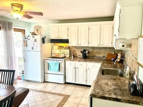 75 Glenmore St, Springfield, MA 01129 photo 12