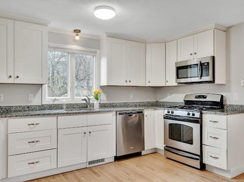 71 Smith St, Wellesley, MA 02482 photo 2