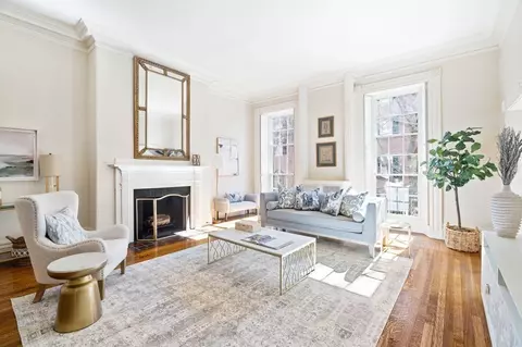 25 Chestnut St #2, Boston, MA 02108