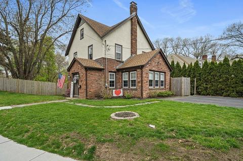 255 Cedar St, Dedham, MA 02026 photo 2