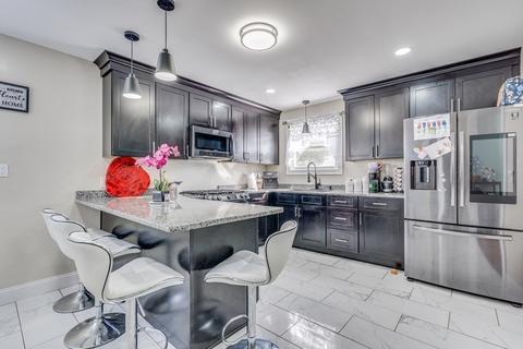 33 Ladd St, Springfield, MA 01109 photo 5