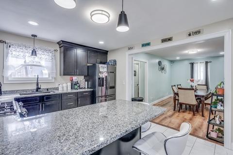 33 Ladd St, Springfield, MA 01109 photo 7