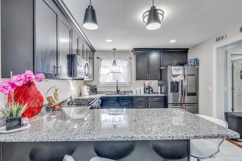 33 Ladd St, Springfield, MA 01109 photo 6