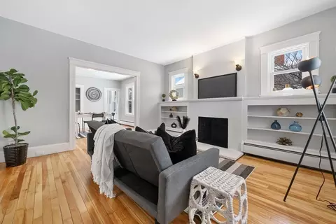 10 Cutting Ave, Worcester, MA 01606 photo 3