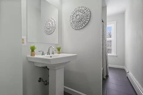 10 Cutting Ave, Worcester, MA 01606 photo 13