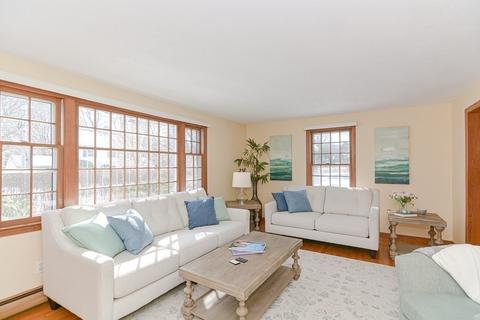 6 Pilgrim Rd, Wellesley, MA 02481 photo 2