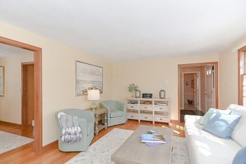 6 Pilgrim Rd, Wellesley, MA 02481 photo 3