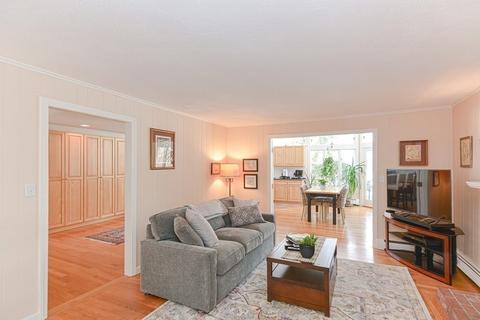 6 Pilgrim Rd, Wellesley, MA 02481 photo 12