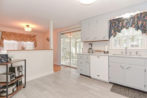 27 Borrows Rd, Foxboro, MA 02035 photo 10