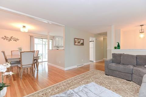 27 Borrows Rd, Foxboro, MA 02035 photo 5