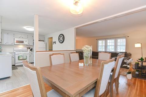 27 Borrows Rd, Foxboro, MA 02035 photo 9