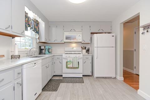 27 Borrows Rd, Foxboro, MA 02035 photo 11
