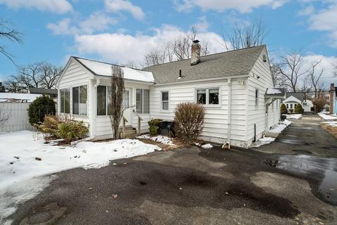 40 Dana St, Springfield, MA 01104 photo 2