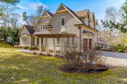 4 Vale Ln, Mashpee, MA 02649 photo 2