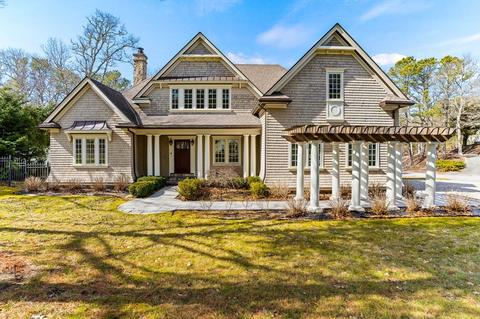 4 Vale Ln, Mashpee, MA 02649 photo 1
