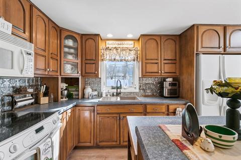 182 Ely Ave, West Springfield, MA 01089 photo 9